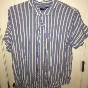 Short sleeve button down